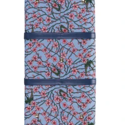 Reisetasche 'Almond Blossom & Swallow' 8 Reisetasche 'Almond Blossom & Swallow' -Fred Perry Verkaufsgeschäft 17 3234 3