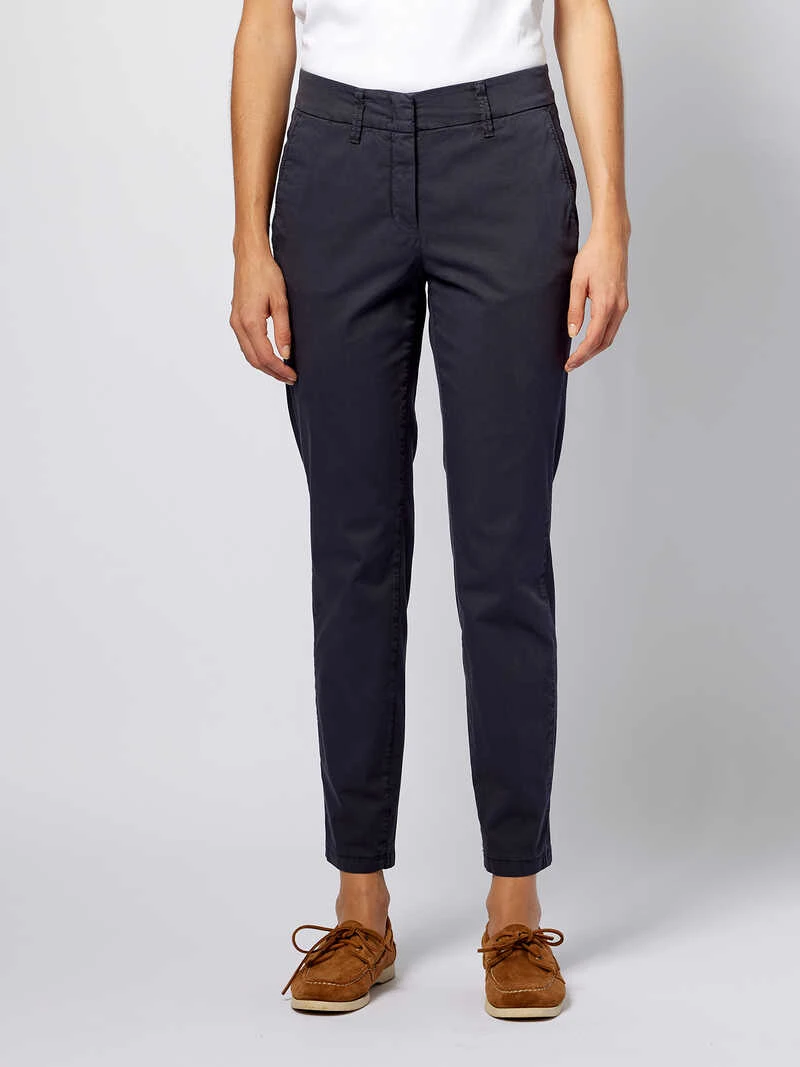 Chino-Klassiker In Navy 2 Chino-Klassiker In Navy – Bild 2